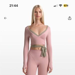 Nikeskims wrap long sleeve crop top s